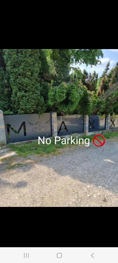 Maxx Villa